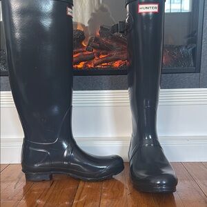 Hunter size 8 Women’s Tall Rain Boots